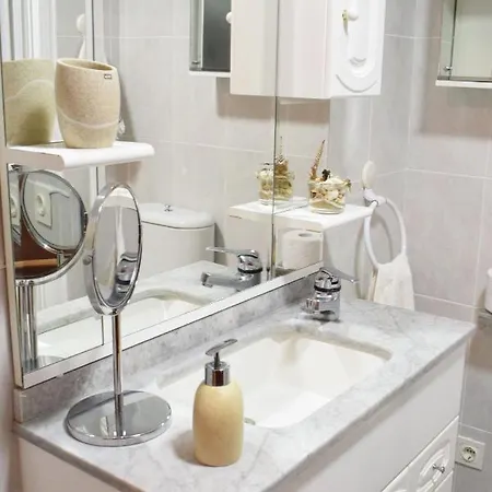 Apartamento Holibai, Amodino, Agradable Y Hogareno Apto Con Parking, *